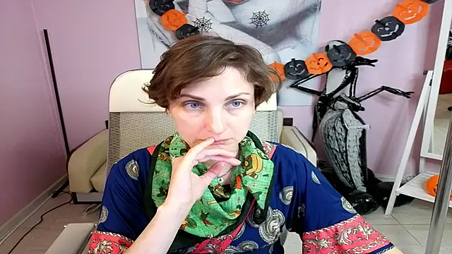 Snapshot of AuroraScript chatting on November 3, 2025, 3:24 pm AuroraScript online show from November 3, 2025, 3:24 pm