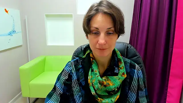 Snapshot of AuroraScript chatting on November 5, 2025, 3:23 pm AuroraScript online show from November 5, 2025, 3:23 pm