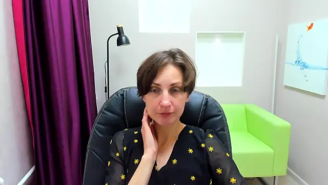 Snapshot of AuroraScript chatting on November 11, 2025, 3:12 pm AuroraScript online show from November 11, 2025, 3:12 pm