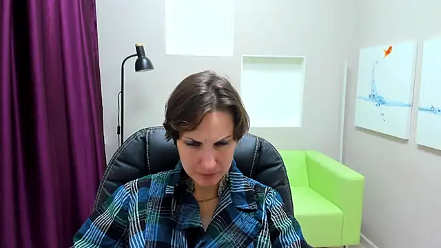 Snapshot of AuroraScript chatting on November 12, 2025, 3:12 pm AuroraScript online show from November 12, 2025, 3:12 pm