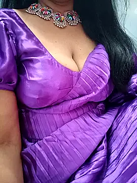 Snapshot of amala_ss chatting on January 1, 2025, 10:32 am amala ss online show from January 1, 2025, 10:32 am