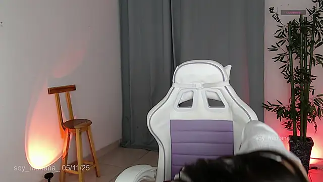 Snapshot of soy_mariana_ chatting on November 8, 2025, 1:50 am soy mariana online show from November 8, 2025, 1:50 am