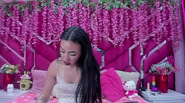 Snapshot of nathalia_pink chatting on January 7, 2025, 11:35 pm nathalia pink online show from January 7, 2025, 11:35 pm
