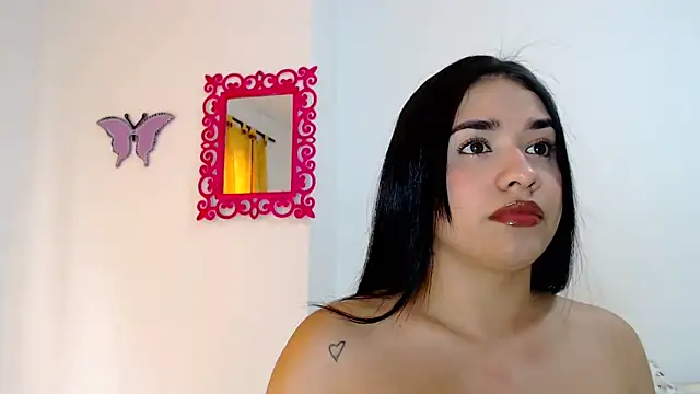 Snapshot of SaraBlosson chatting on March 6, 2025, 8:27 pm SaraBlosson online show from March 6, 2025, 8:27 pm