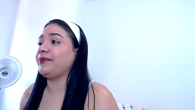 Snapshot of SaraBlosson chatting on September 10, 2025, 1:11 pm SaraBlosson online show from September 10, 2025, 1:11 pm