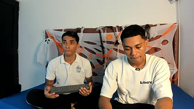 Snapshot of boys_yourparty chatting on October 22, 2025, 1:11 pm boys yourparty online show from October 22, 2025, 1:11 pm