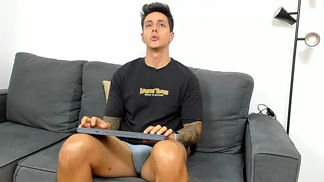 Snapshot of JeanBroc chatting on September 14, 2025, 8:52 pm JeanBroc online show from September 14, 2025, 8:52 pm