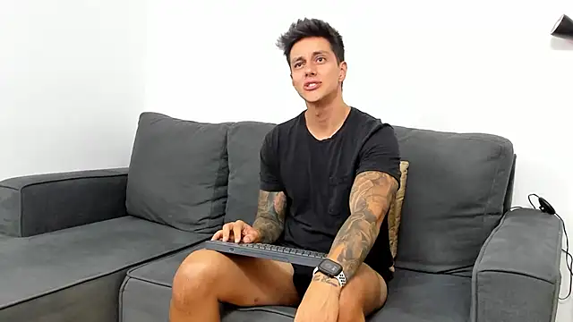 Snapshot of JeanBroc chatting on September 16, 2025, 8:43 pm JeanBroc online show from September 16, 2025, 8:43 pm