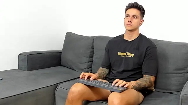 Snapshot of JeanBroc chatting on September 27, 2025, 8:36 pm JeanBroc online show from September 27, 2025, 8:36 pm