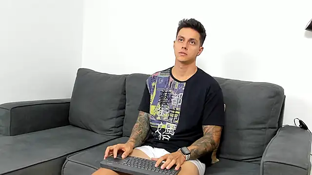 Snapshot of JeanBroc chatting on September 28, 2025, 8:36 pm JeanBroc online show from September 28, 2025, 8:36 pm