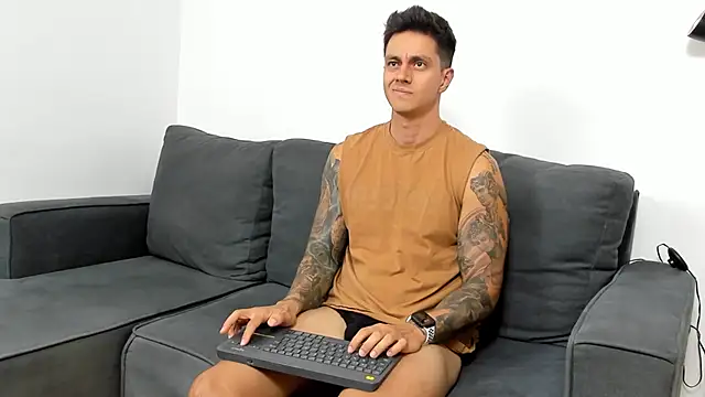 Snapshot of JeanBroc chatting on September 29, 2025, 8:35 pm JeanBroc online show from September 29, 2025, 8:35 pm