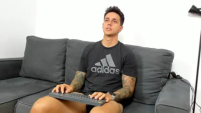 Snapshot of JeanBroc chatting on October 5, 2025, 8:40 pm JeanBroc online show from October 5, 2025, 8:40 pm