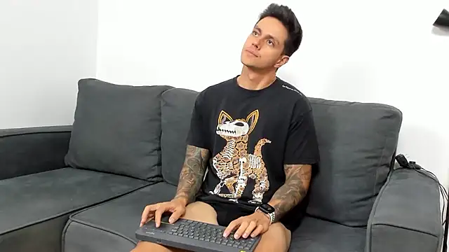 Snapshot of JeanBroc chatting on October 10, 2025, 8:30 pm JeanBroc online show from October 10, 2025, 8:30 pm