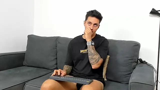 Snapshot of JeanBroc chatting on October 11, 2025, 8:29 pm JeanBroc online show from October 11, 2025, 8:29 pm