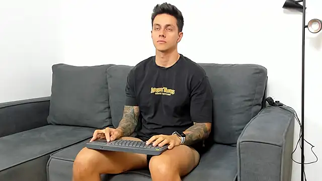 Snapshot of JeanBroc chatting on October 14, 2025, 8:20 pm JeanBroc online show from October 14, 2025, 8:20 pm