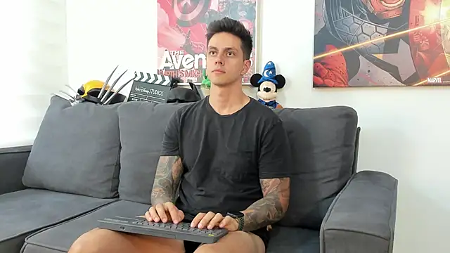 Snapshot of JeanBroc chatting on October 28, 2025, 8:11 pm JeanBroc online show from October 28, 2025, 8:11 pm