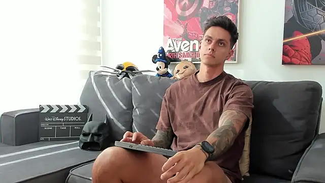 Snapshot of JeanBroc chatting on November 7, 2025, 8:09 pm JeanBroc online show from November 7, 2025, 8:09 pm