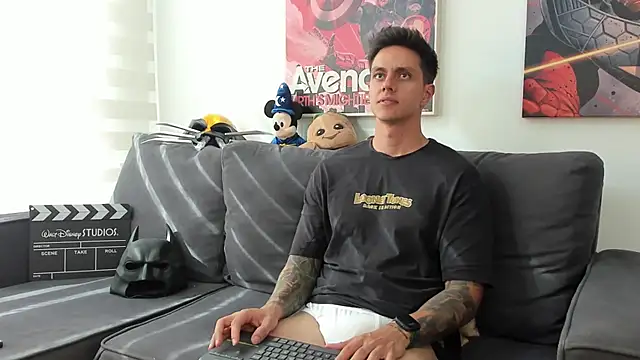 Snapshot of JeanBroc chatting on November 17, 2025, 8:03 pm JeanBroc online show from November 17, 2025, 8:03 pm