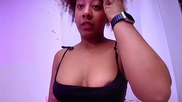 franyelimss online show from March 19, 2025, 7:17 pm