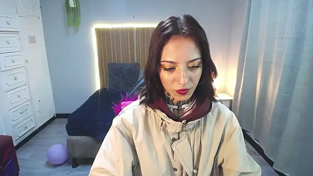 Snapshot of Scarllett_BDSM chatting on December 4, 2025, 4:55 am Scarllett BDSM online show from December 4, 2025, 4:55 am