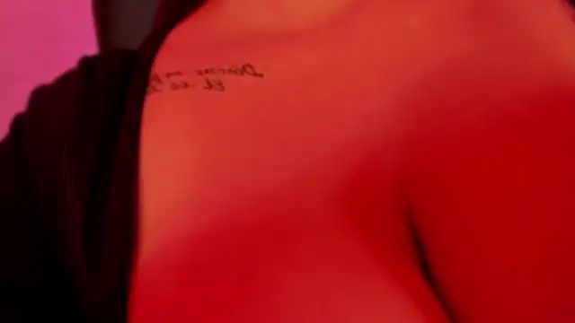 Snapshot of isabelithaa chatting on February 19, 2025, 2:34 pm isabelithaa online show from February 19, 2025, 2:34 pm