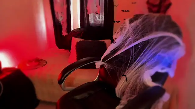 Snapshot of isabelithaa chatting on October 15, 2025, 2:50 pm isabelithaa online show from October 15, 2025, 2:50 pm