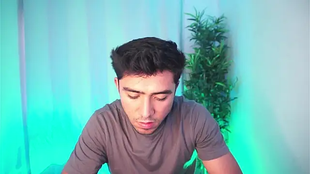 dam0n fr0st online show from May 19, 2026, 7:42 pm