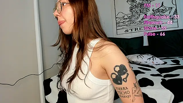 iampiggygirl  online show from August 1, 2026, 2:16 pm