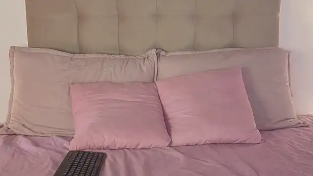 AnneGagner online show from April 16, 2026, 9:26 pm