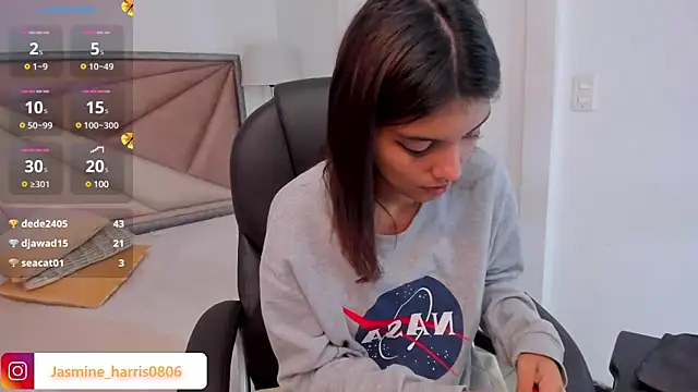 Snapshot of JasmineHarris chatting on February 5, 2025, 2:48 pm JasmineHarris online show from February 5, 2025, 2:48 pm