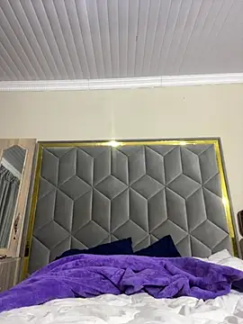 PuddingHotPot online show from April 15, 2026, 12:06 am