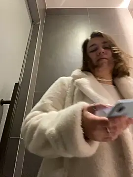 SuzieMurray online show from December 6, 2024, 12:27 pm