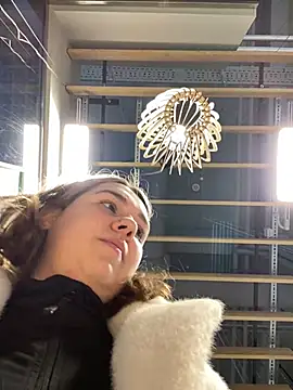 SuzieMurray online show from February 6, 2025, 8:50 am