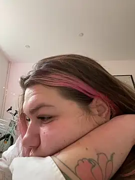 SuzieMurray online show from October 5, 2025, 10:24 am