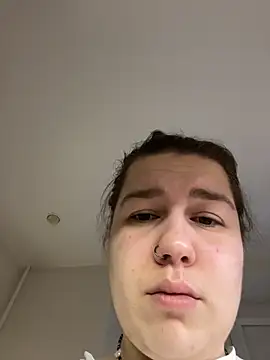 SuzieMurray online show from November 27, 2025, 6:37 am