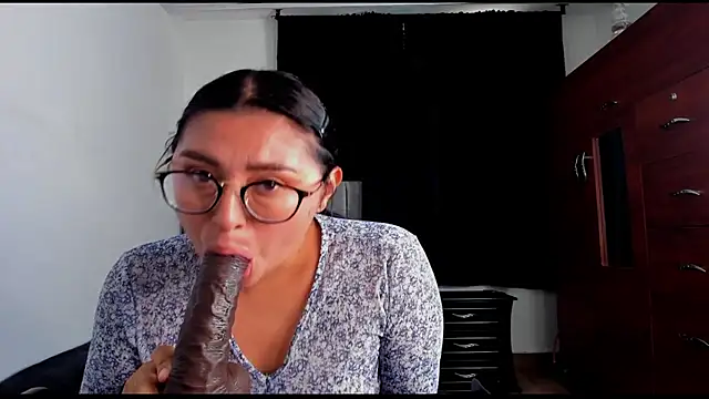 lorymoon online show from January 31, 2025, 10:31 pm