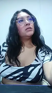 lorymoon online show from April 17, 2026, 9:12 am