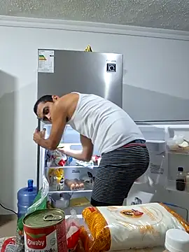 Snapshot of Alsaud1106 chatting on March 17, 2025, 4:08 am Alsaud1106 online show from March 17, 2025, 4:08 am