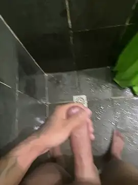 Snapshot of gzn01 chatting on September 23, 2025, 8:56 pm gzn01 online show from September 23, 2025, 8:56 pm