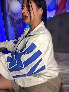 Im Little online show from October 21, 2025, 3:40 am