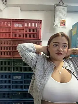 Snapshot of Tatiana_O chatting on May 19, 2026, 1:06 pm Tatiana O online show from May 19, 2026, 1:06 pm