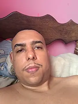 Snapshot of FABINHOSEOAU chatting on December 4, 2024, 1:42 pm FABINHOSEOAU online show from December 4, 2024, 1:42 pm