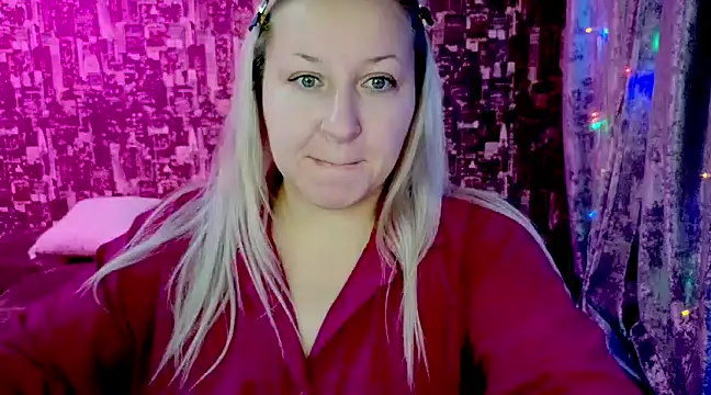 Snapshot of sarakatherin chatting on December 1, 2024, 11:25 pm sarakatherin online show from December 1, 2024, 11:25 pm