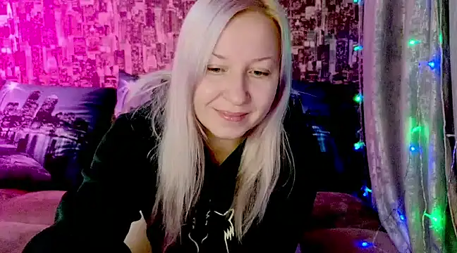 Snapshot of sarakatherin chatting on December 8, 2024, 8:36 pm sarakatherin online show from December 8, 2024, 8:36 pm