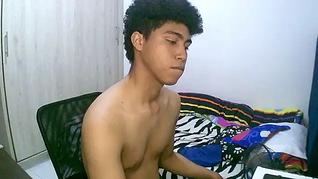 sexy diamante  online show from October 5, 2025, 8:29 pm