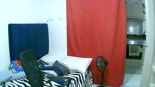 sexy diamante  online show from January 13, 2026, 1:11 am