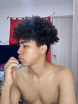 sexy diamante  online show from January 17, 2026, 2:38 am