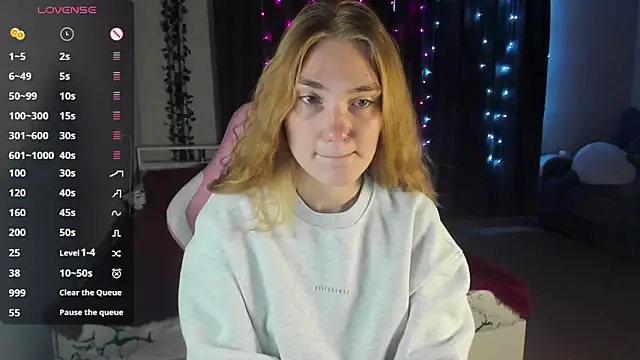 ReddHotPipper online show from March 10, 2025, 1:01 am