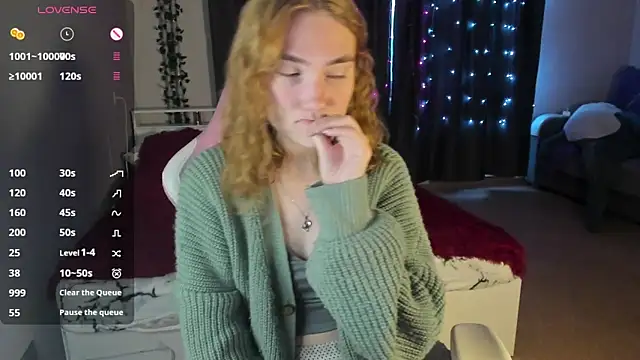 ReddHotPipper online show from March 12, 2025, 1:03 am