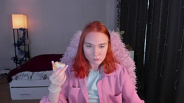 ReddHotPipper online show from December 23, 2025, 3:48 am